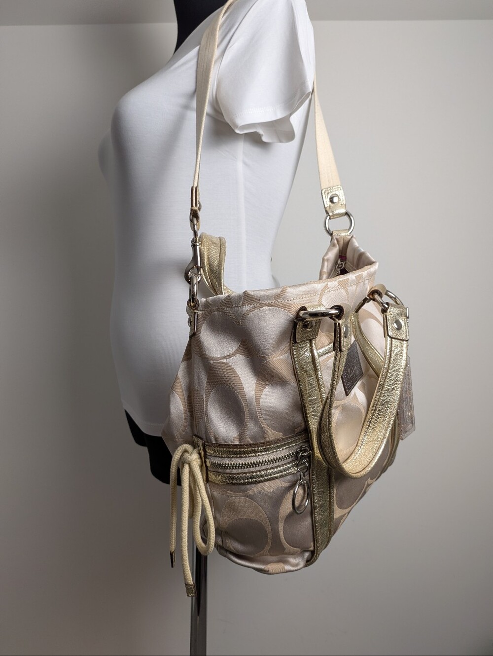Coach Poppy Shoulder Bag Signature Canvas Vintage Womens